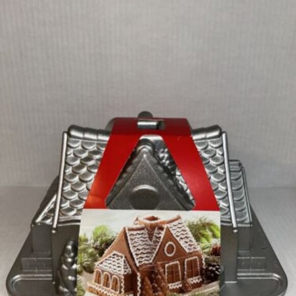 Nordic Ware Gingerbread House Bundt Pan - Picture 3 of 3